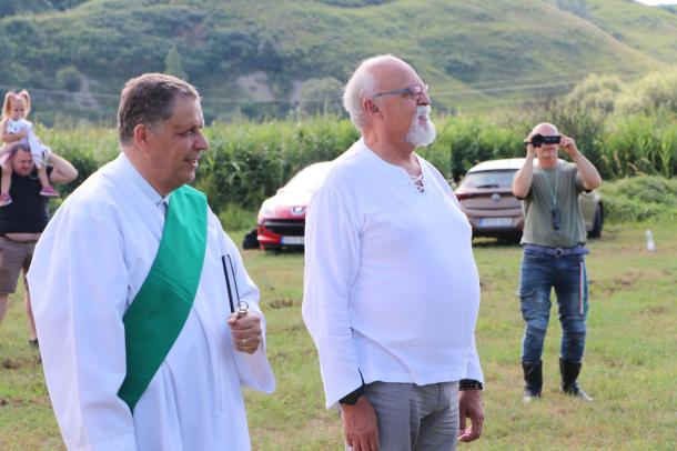 Talián Zoltán diakónus és Riz Gábor országgyűlési képviselő, miniszteri biztos.