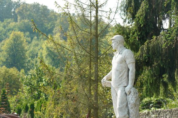 Bányász szobor a Gyürky Gyula téren.