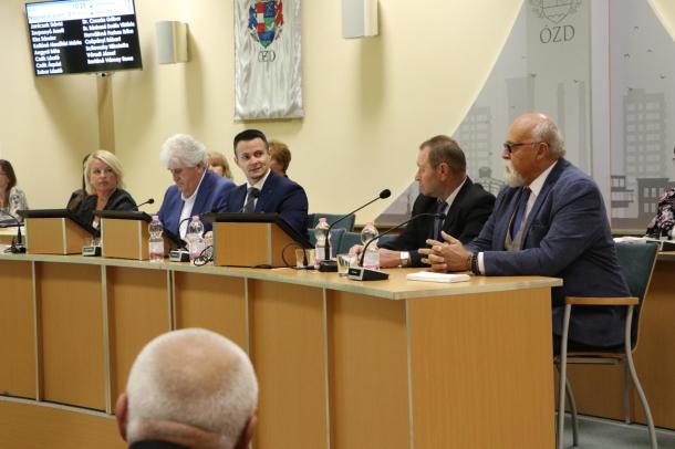 Dr. Sztronga Eszter, dr. Almási Csaba, Janiczak Dávid, dr. Mustos Lajos és Riz Gábor.