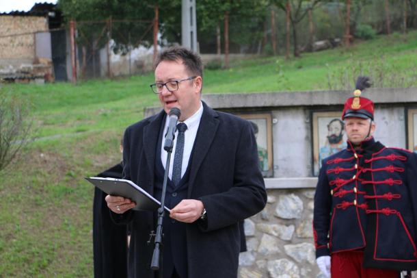 Bukovinszky Zsolt köszönti a megjelenteket.