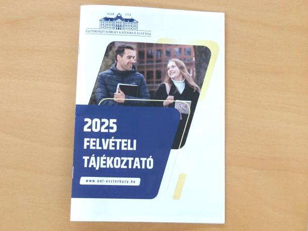 Az Ózdi József Attila Gimnázium és Kollégium pályaorientációs napján minden érdeklődő kapott egy 2025-ös felvételi tájékoztatót.