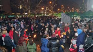 Advent első vasárnapját ünnepelték a Városház téren.